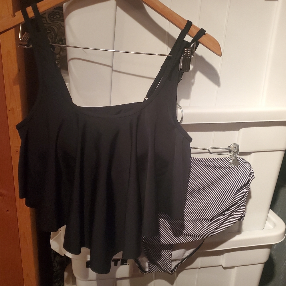 Elegant Black and White High Waist Bikini/ Swimsuit - Picture 13 of 14